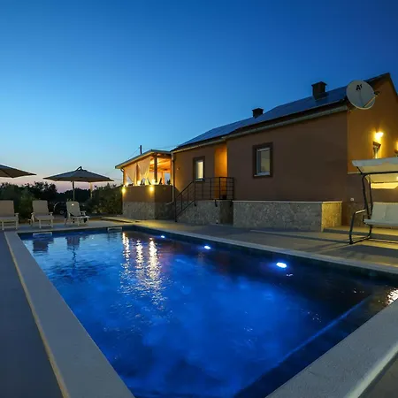 The Countryside Olive Garden Near Airport & Highway * Smokovic